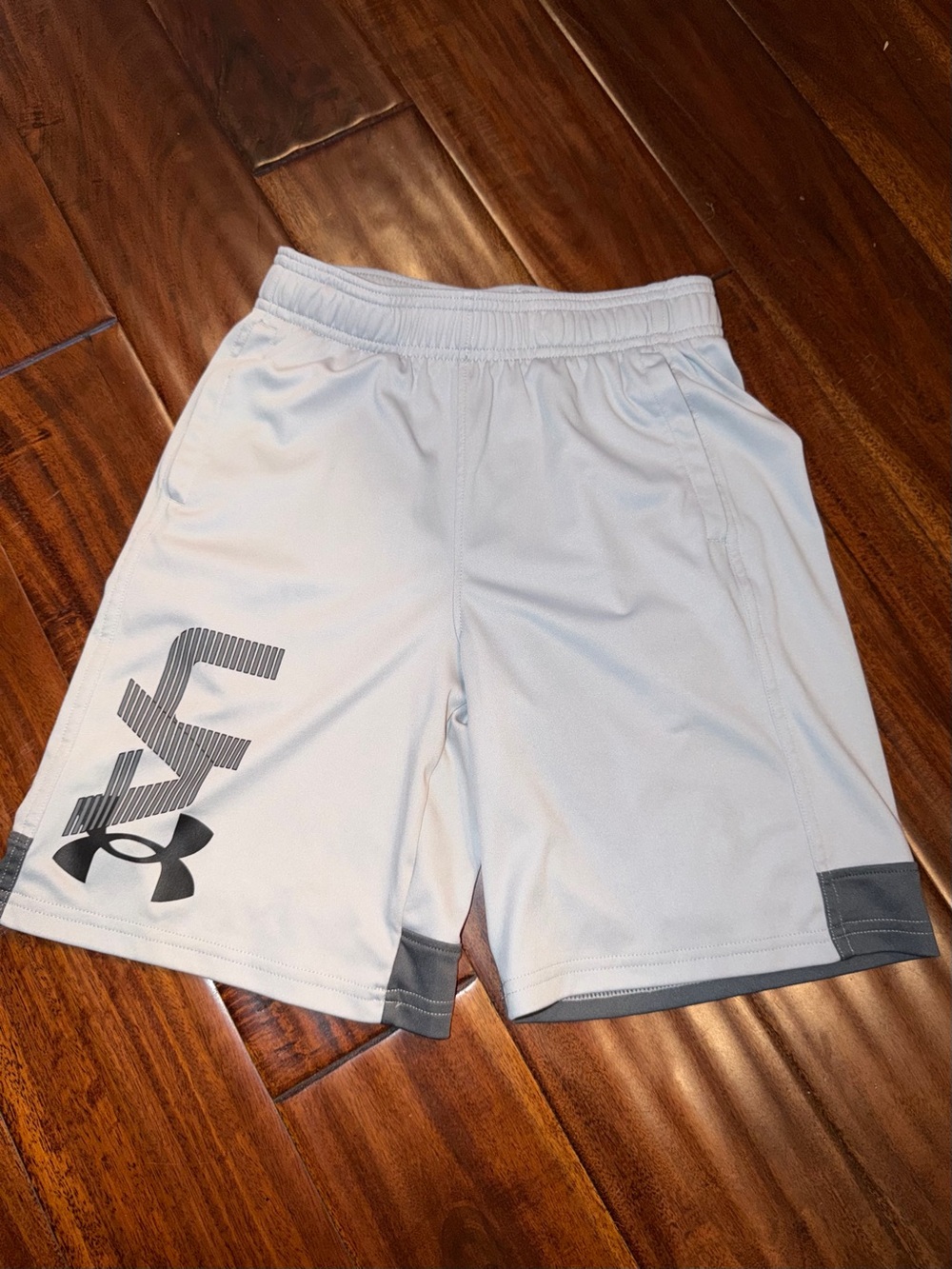 Under Armour athletic shorts - youth M